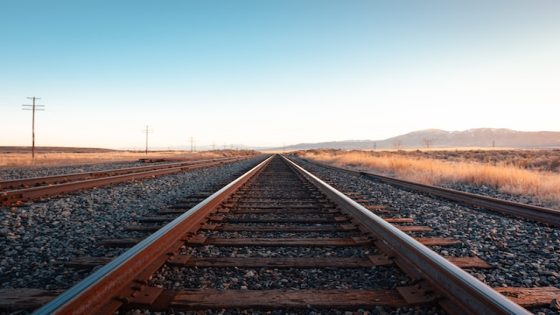 تفسير حلم سكة الحديد رؤيا سكك الحديد في المنام
