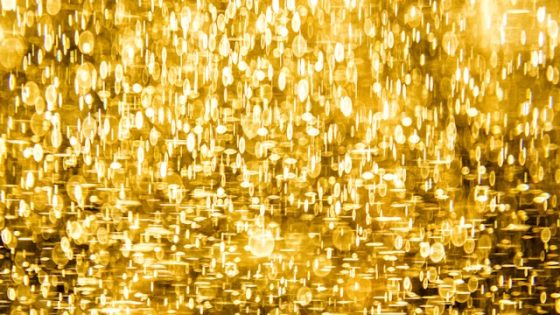 تفسير اللون الذهبي في الحلم رؤية لبس لون ذهبي في المنام