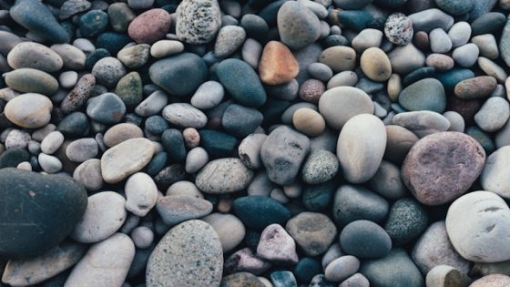 تفسير حلم الحجر و الحصى في المنام