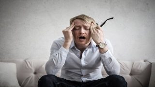 تجربتي مع الصداع العنقودي