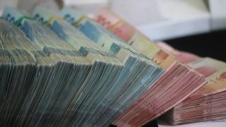 تفسير حلم شخص يطلب مني نقود ولم اعطيه